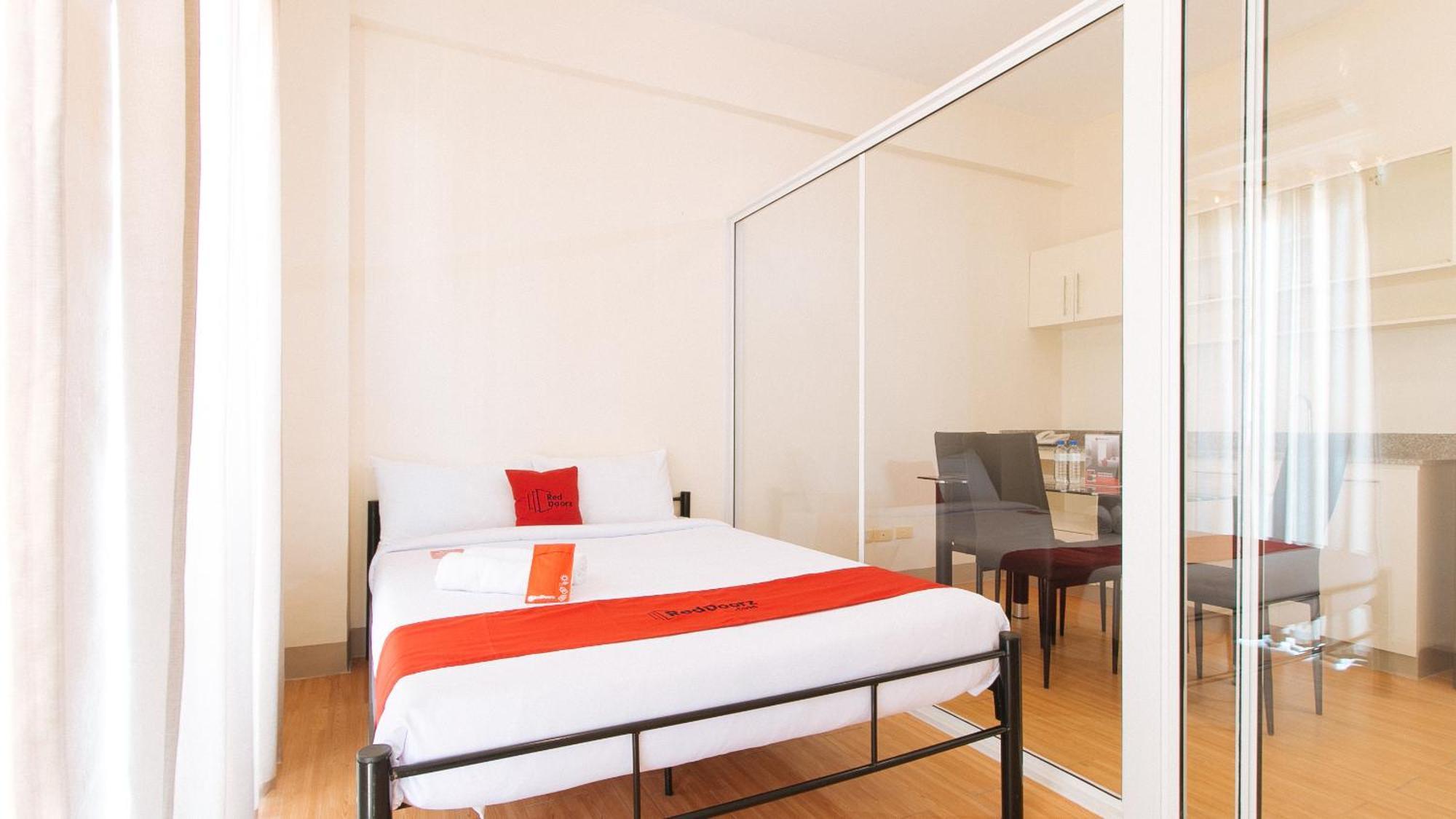 Reddoorz Plus At Alpina Heights Paranaque Paranaque City Exterior foto